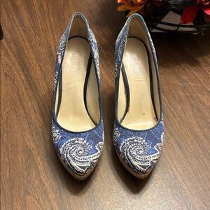 Nine West Blue and White Paisley Heels